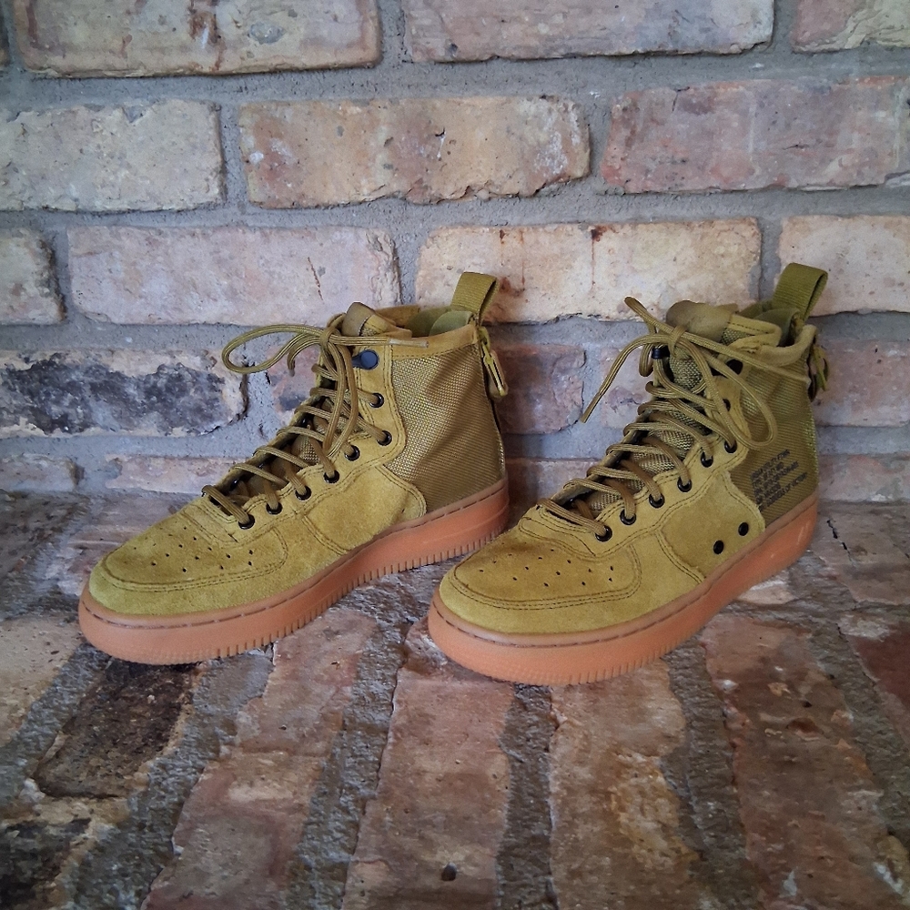NIKE SF AIR FORCE 1 MID IN DESERT MOSS / SUEDE / BALLISTIC NYLON YS 4.5